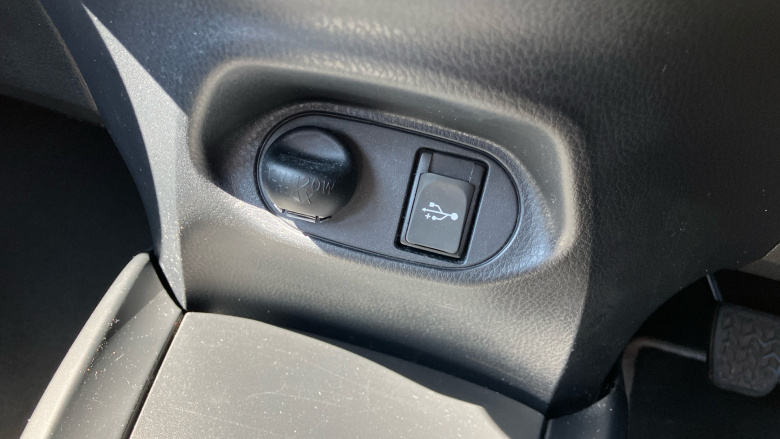 Toyota Yaris 1.5 VVT-i Icon Tech 5dr Petrol Hatchback